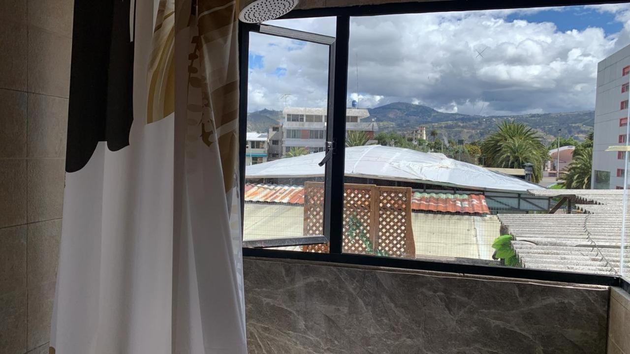 Gh Plaza Hotell Riobamba Exteriör bild