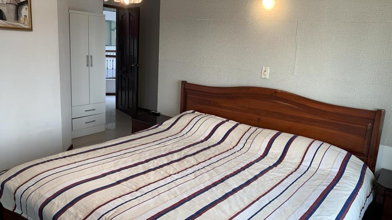 Gh Plaza Hotell Riobamba Rum bild